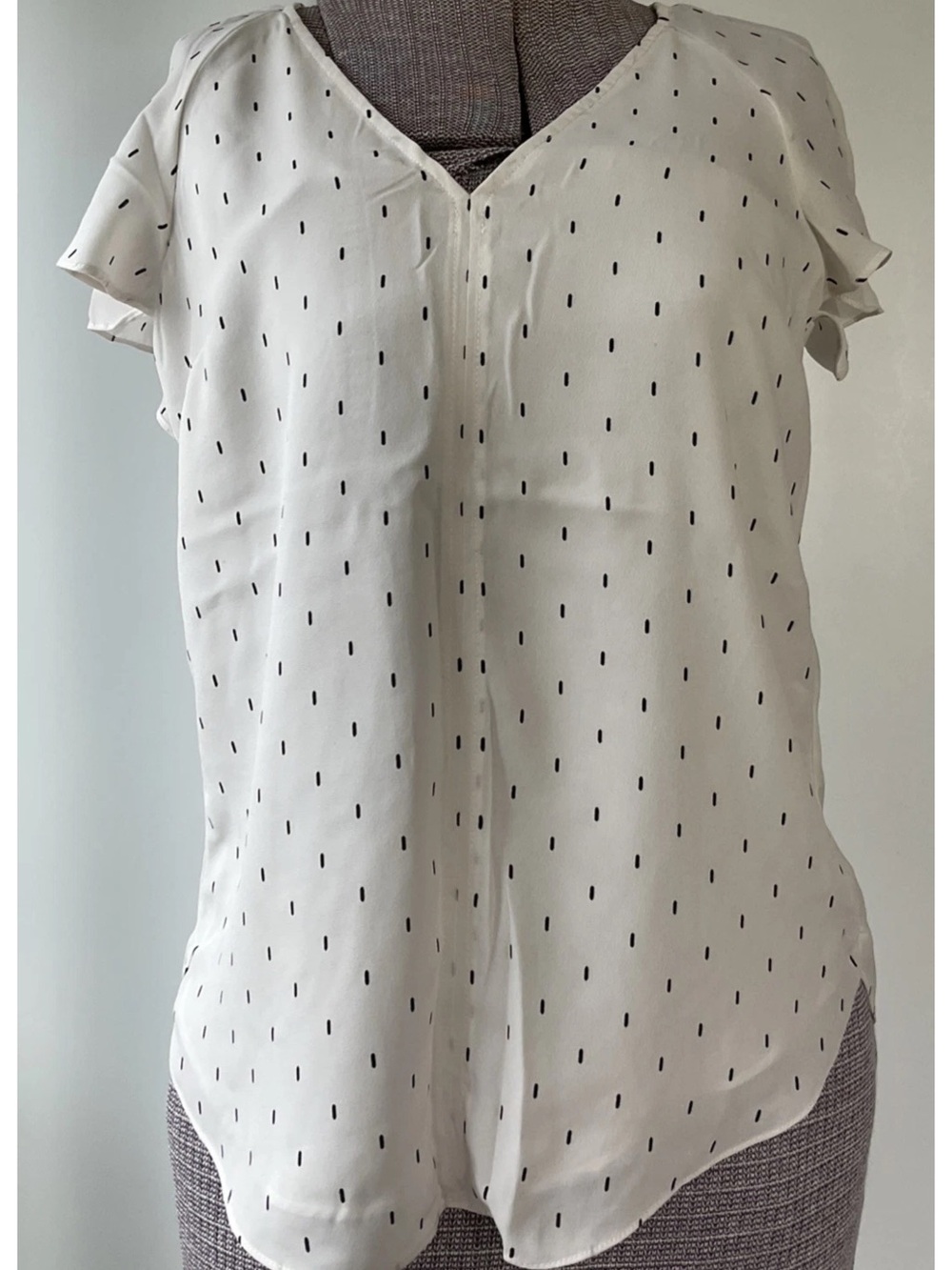 H&M Women’s Short Sleeve V-Neck Blouse Size 0